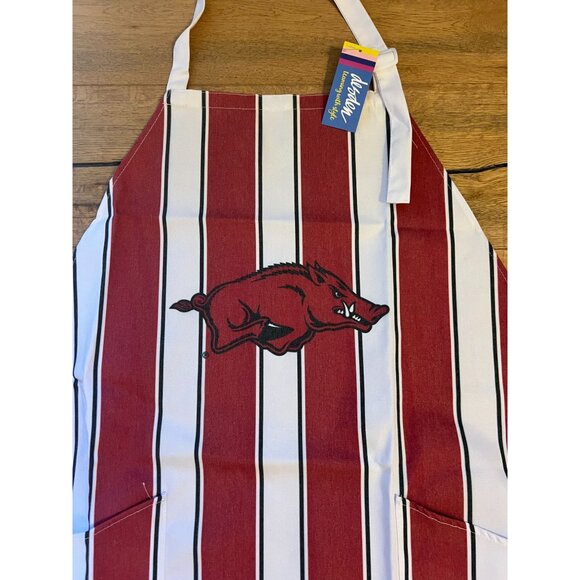 University Of Arkansas Razorbacks Striped Apron With Pockets & Adjustable Neck - Picture 2 of 4